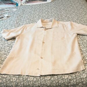 Mens Tommy Bahama short sleeve silk shirt
Size small